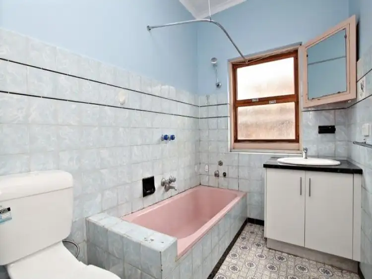 Seventh view of Homely house listing, 1/32 Avondale Avenue, St Albans VIC 3021