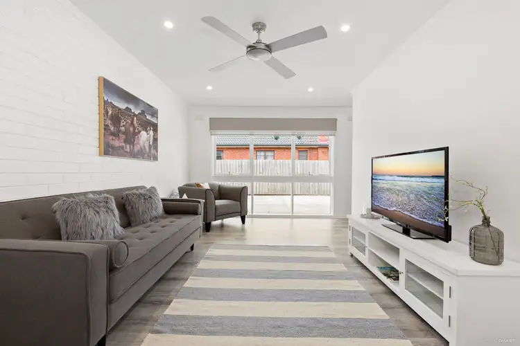 Main view of Homely unit listing, 2/33 Clovelly Avenue, Glenroy VIC 3046