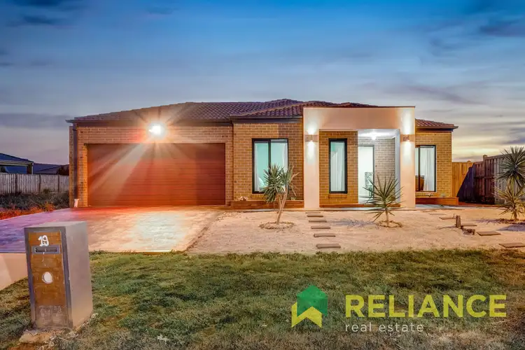 19 Leyana Crescent, Brookfield VIC 3338