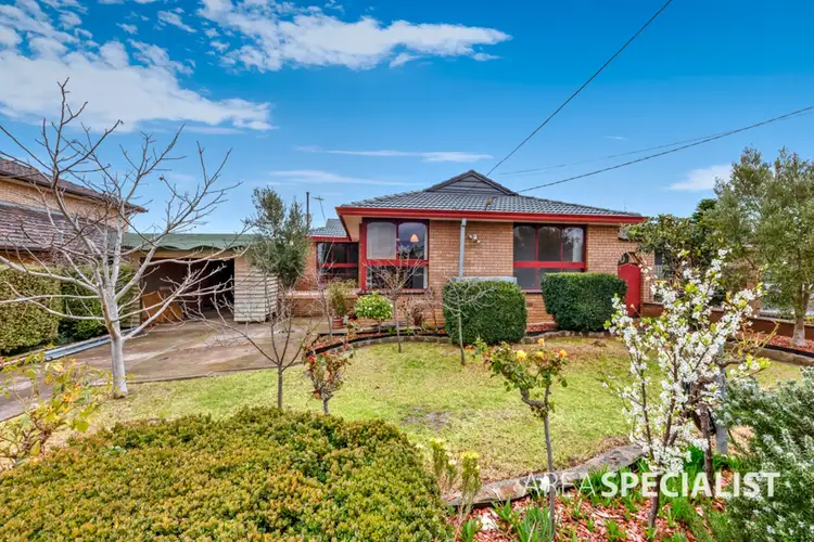 7 Highcombe Crescent, St Albans VIC 3021