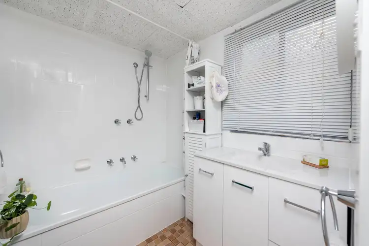 Sixth view of Homely unit listing, 13/4 Heard Street, Mawson ACT 2607