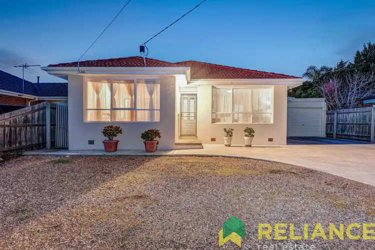 4 Falcon Drive, Melton VIC 3337