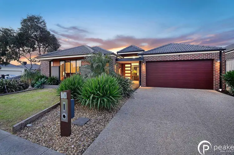 38 Bronson Circuit, Cranbourne North VIC 3977