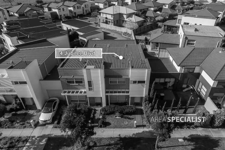 4 Jubilee Boulevard, Waterways VIC 3195