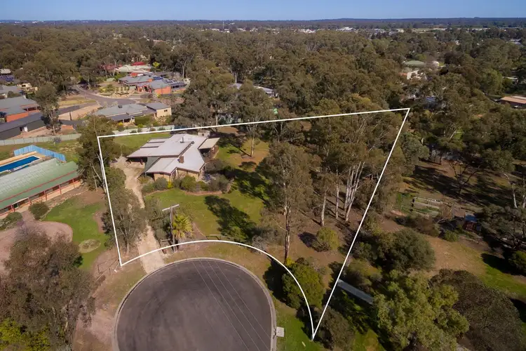 Second view of Homely house listing, 4 Tchumlock Court, Ascot VIC 3551