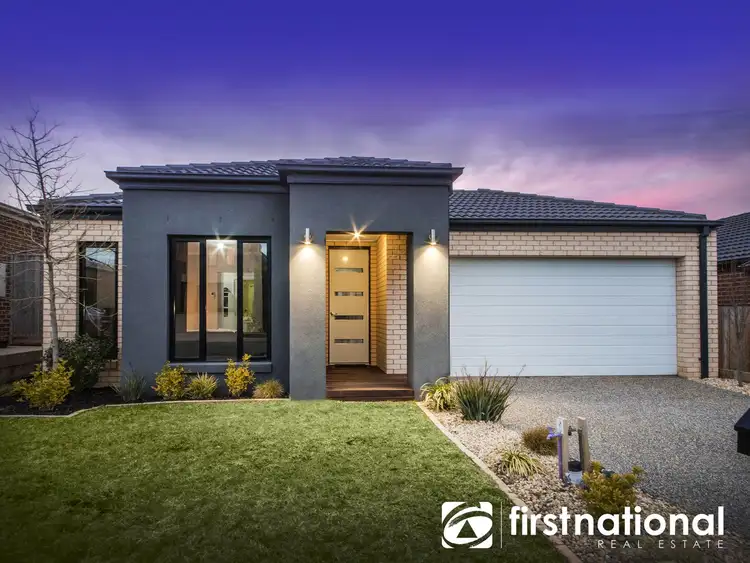 5 Ellaroo Circuit, Clyde North VIC 3978