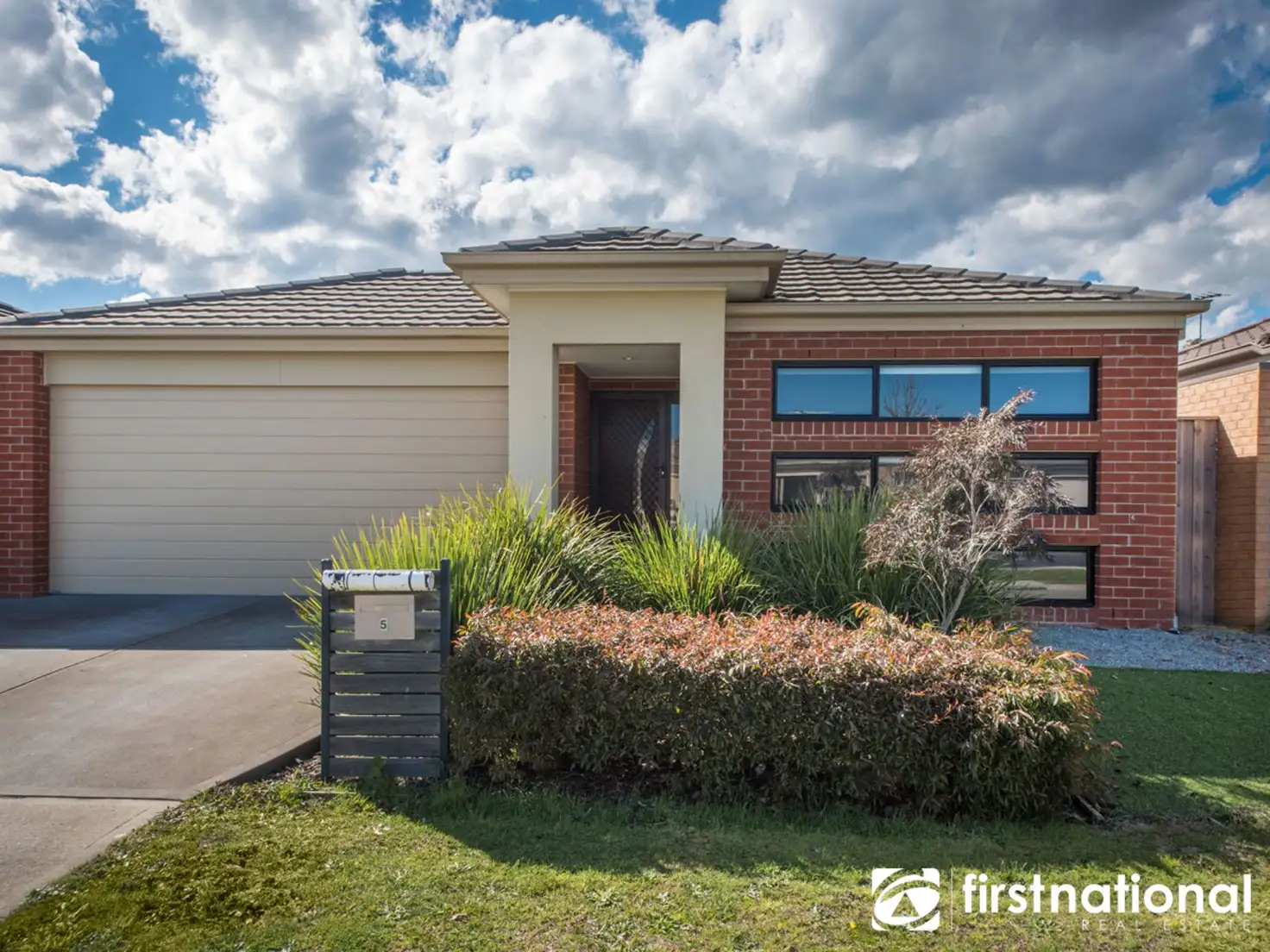 Main view of Homely house listing, 5 Markbeech Crescent, Officer VIC 3809