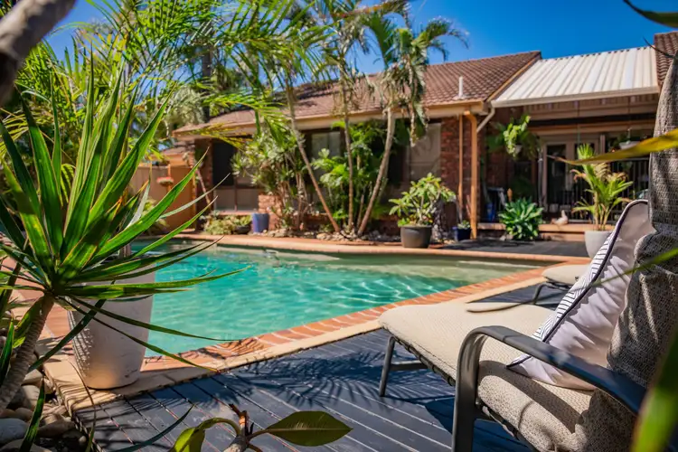 6 Alexander Avenue, Bateau Bay NSW 2261