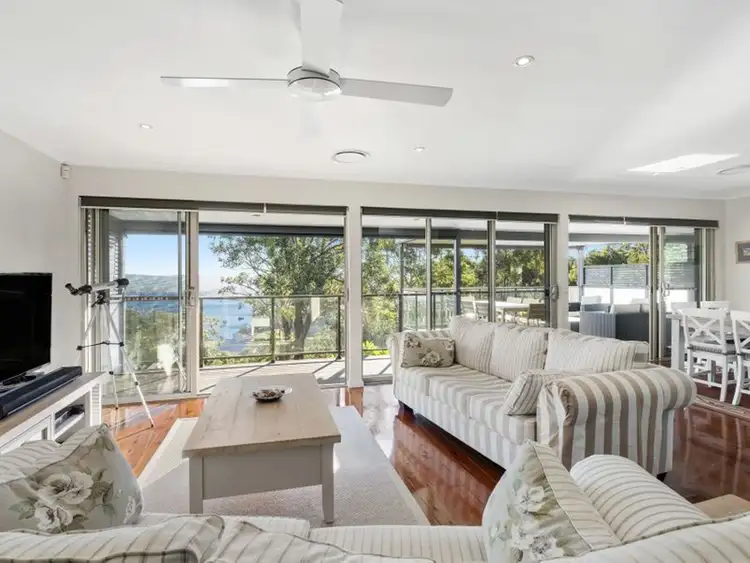 18 Wards Hill Road, Killcare Heights NSW 2257