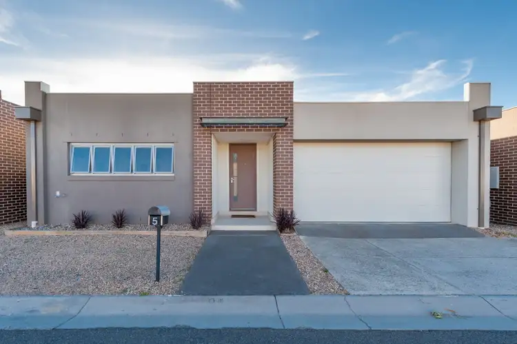 Main view of Homely house listing, 5 Andover Lane, Craigieburn VIC 3064