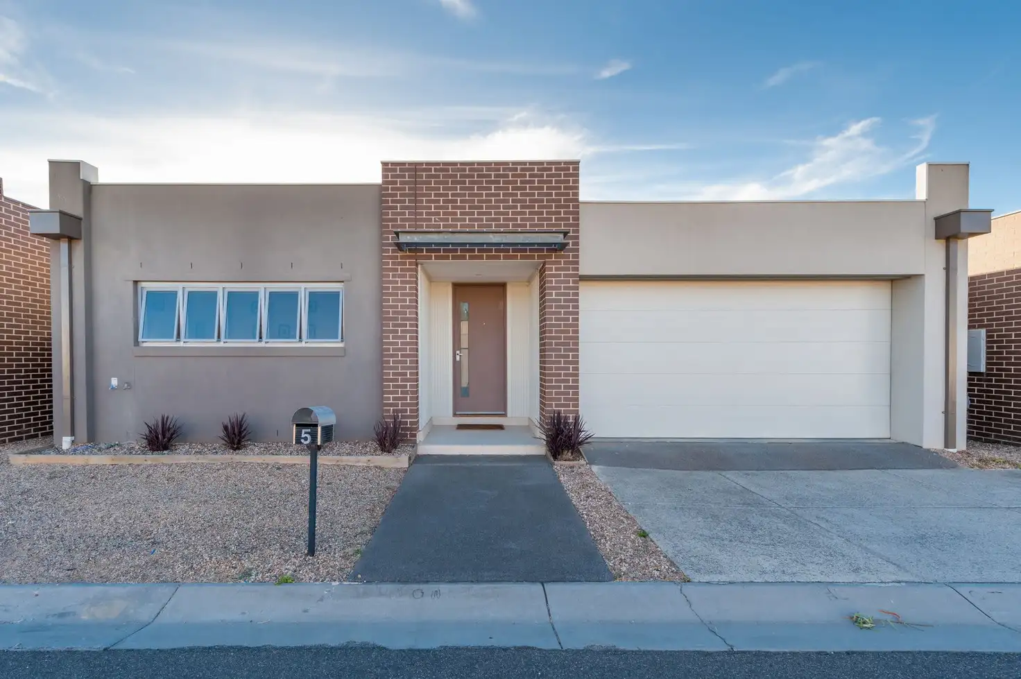 Main view of Homely house listing, 5 Andover Lane, Craigieburn VIC 3064