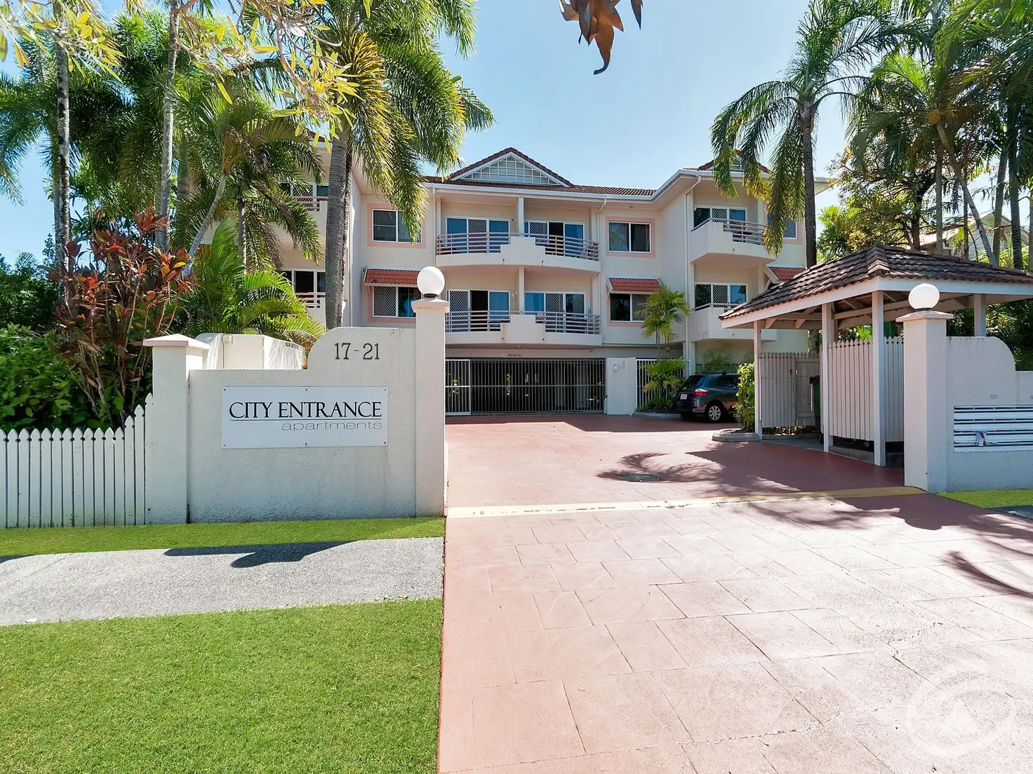 Main view of Homely unit listing, 4/17-21 Martyn Street, Parramatta Park QLD 4870