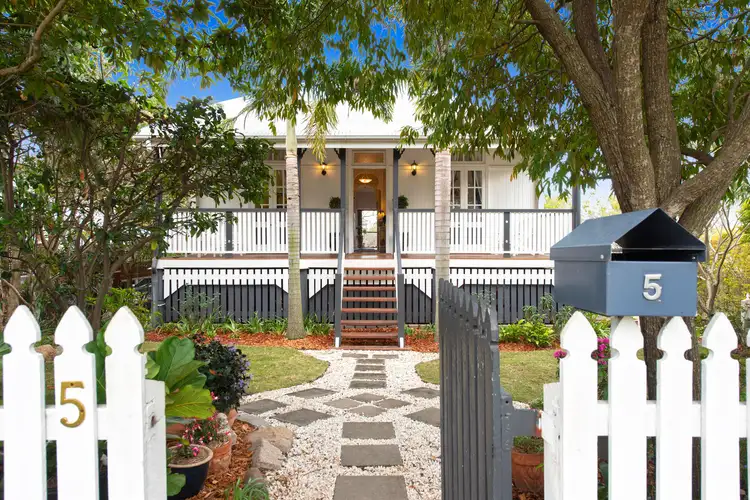5 Menin Road, Corinda QLD 4075
