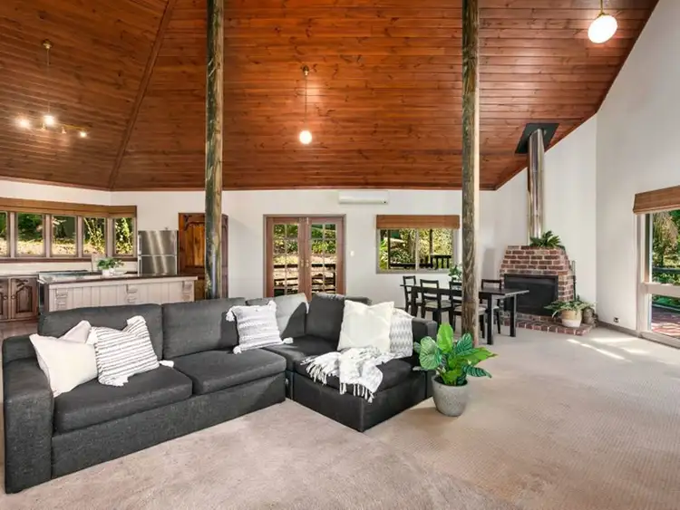 180 Waples Road, Farmborough Heights NSW 2526
