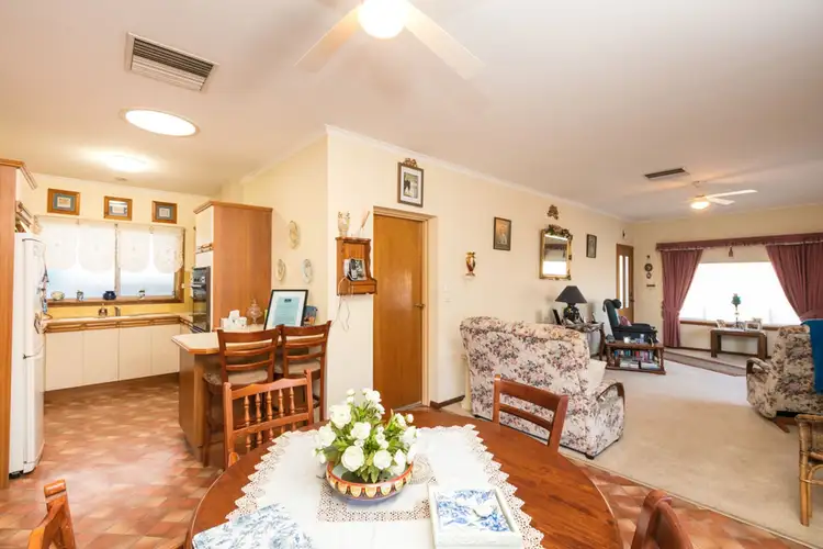 Sixth view of Homely townhouse listing, 122 Thirteenth Street, Mildura VIC 3500