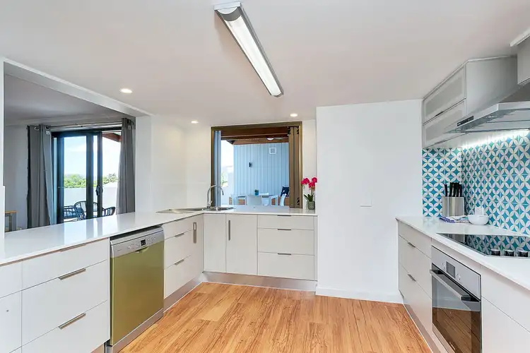 24/249 Esplanade, Cairns North QLD 4870