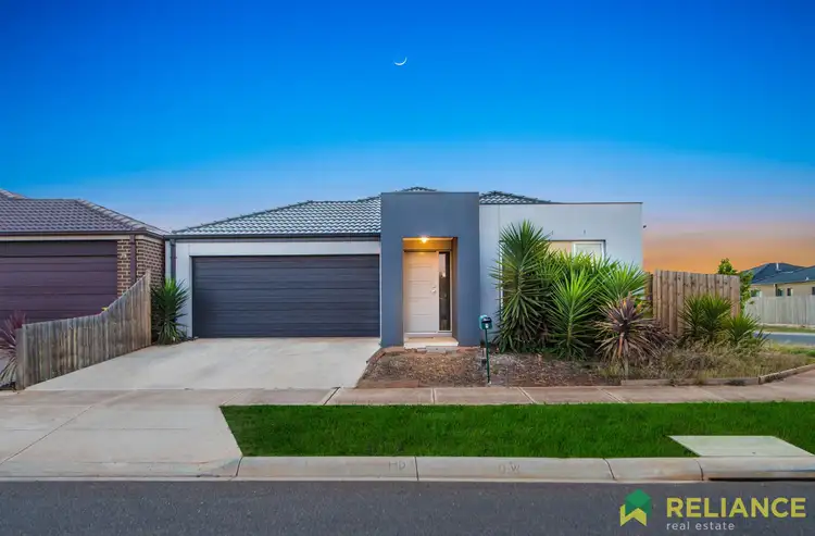 9 Forde Avenue, Melton South VIC 3338
