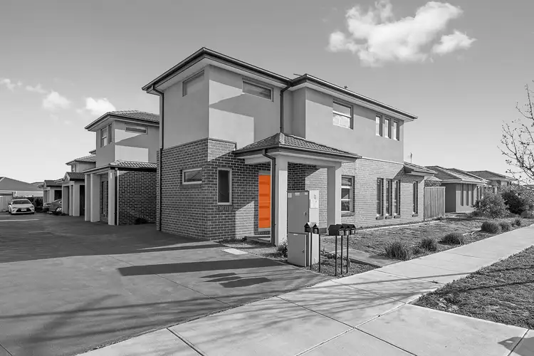 1/1 Sunningdale Drive, Hillside VIC 3037