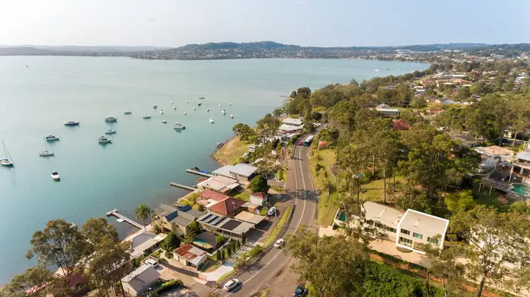 2/24 Bareki Road, Eleebana NSW 2282
