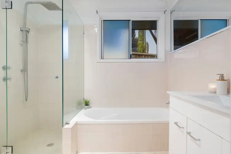 Fifth view of Homely house listing, 5 Saara Close, Woodrising NSW 2284
