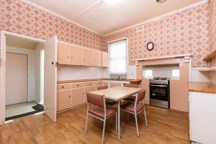 Second view of Homely house listing, 5 Whittaker Crescent, Red Cliffs VIC 3496