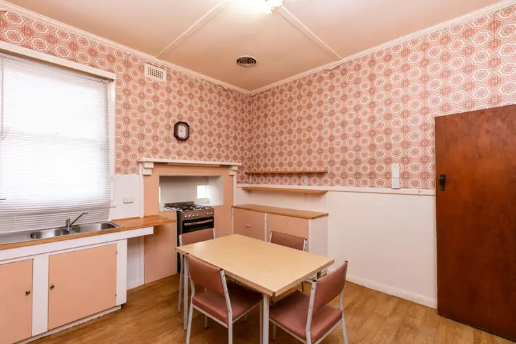 Fifth view of Homely house listing, 5 Whittaker Crescent, Red Cliffs VIC 3496