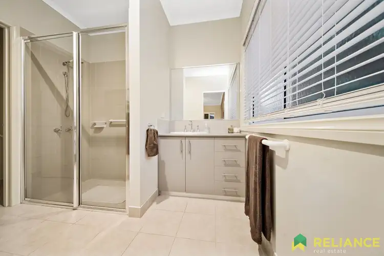 Fifth view of Homely house listing, 10 Windward Close, Tarneit VIC 3029