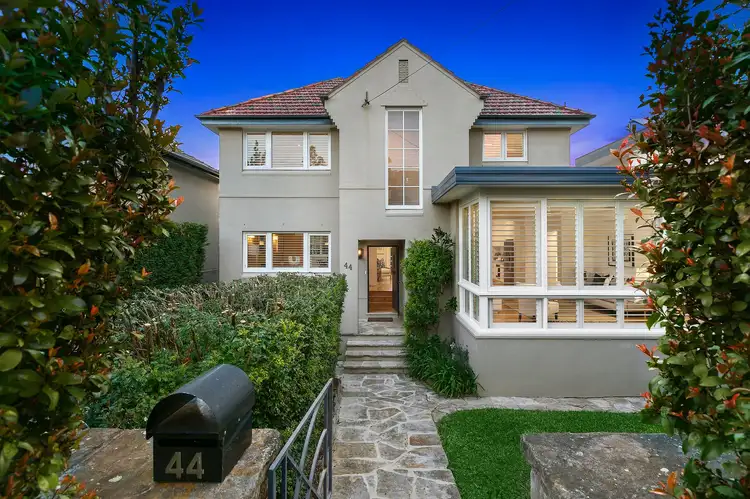 44 Sugarloaf Crescent, Castlecrag NSW 2068