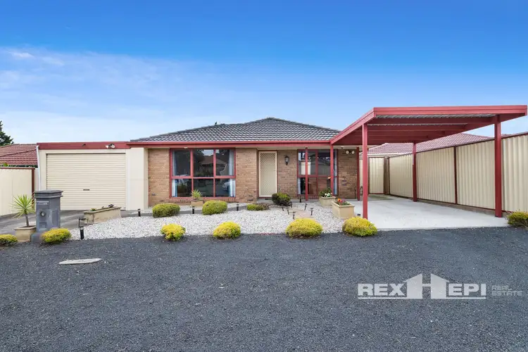 11 Mollisons Hill, Hampton Park VIC 3976