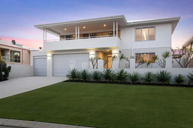 42 Rees Place, Wannanup WA 6210