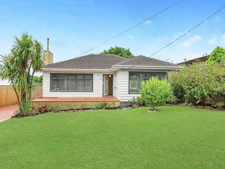 8 Calrossie Road, Blackburn South VIC 3130