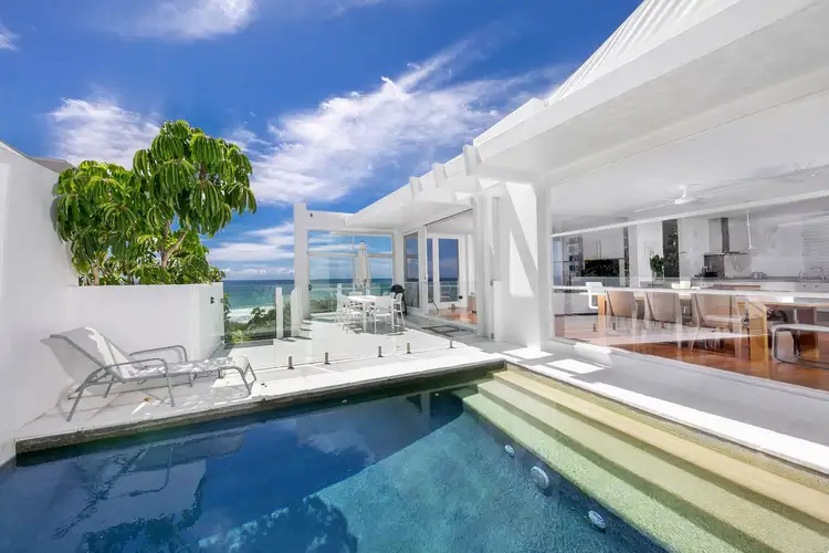16 Tropicana Rise, Castaways Beach QLD 4567