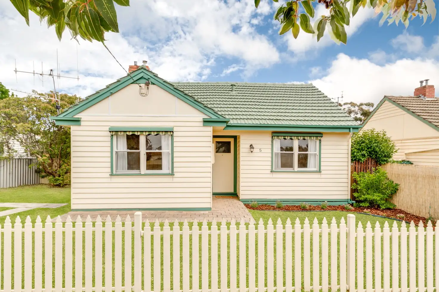 Main view of Homely house listing, 5 Moray crescent, North Bendigo VIC 3550