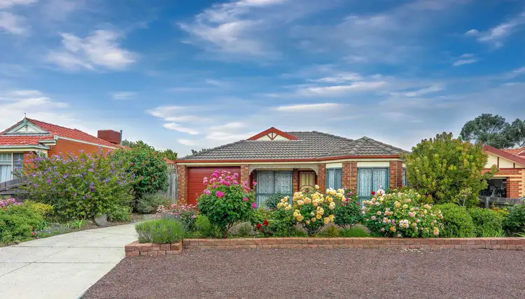 4 Harwood Place, Roxburgh Park VIC 3064