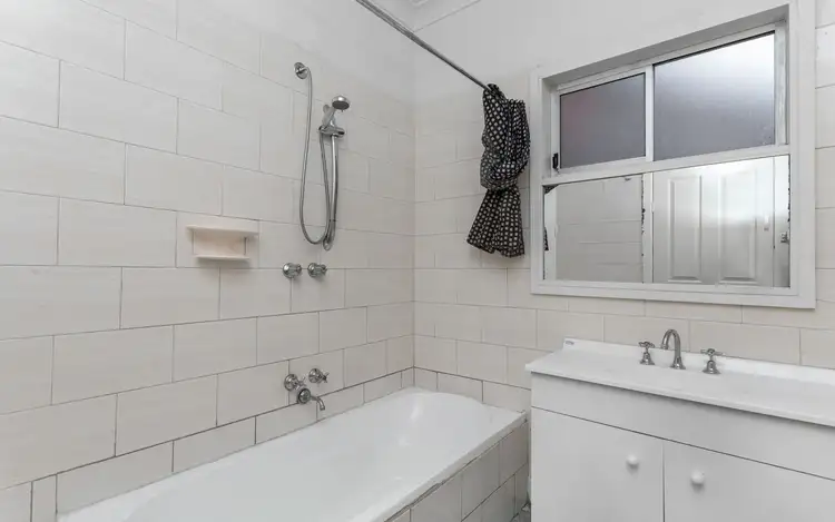 Fifth view of Homely house listing, 142 Gladstone Street, Quarry Hill VIC 3550
