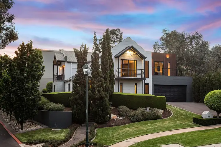 4 Lakewood Drive, Kennington VIC 3550