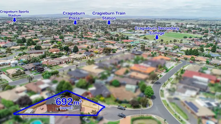 Second view of Homely house listing, 6 Kent Court, Craigieburn VIC 3064