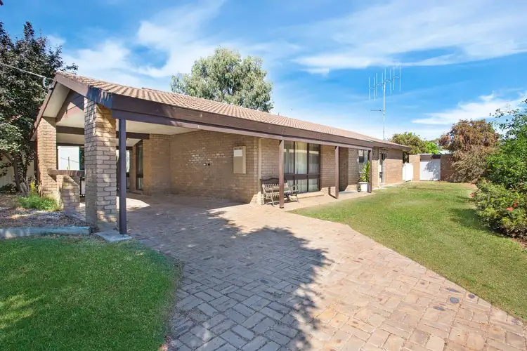12 William Drive, Kangaroo Flat VIC 3555