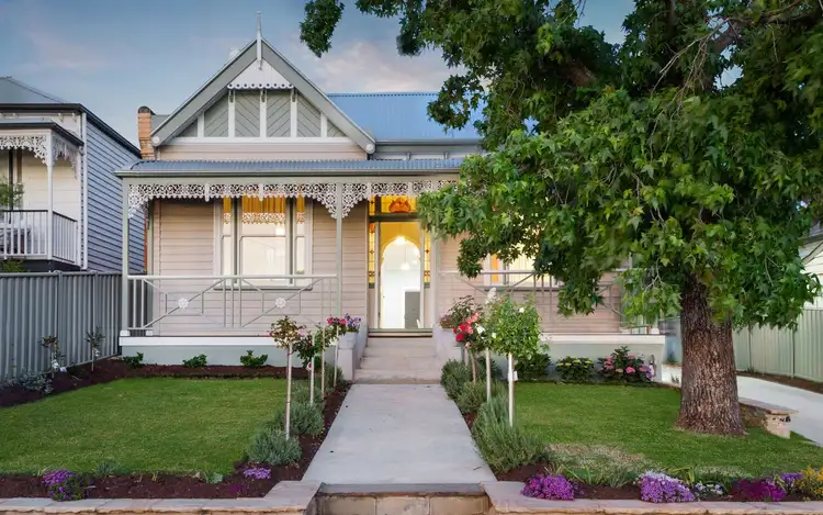 47 Russell Street, Quarry Hill VIC 3550