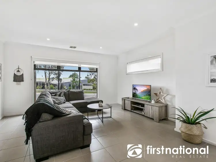 Fifth view of Homely townhouse listing, 11 Atlantic Drive, Pakenham VIC 3810