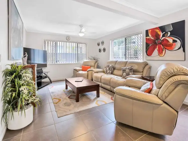 2/11 Illawong Street, Chevron Island QLD 4217
