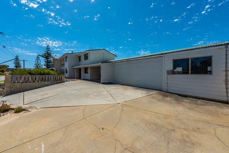 Fifth view of Homely house listing, 2 Finn Court, Singleton WA 6175