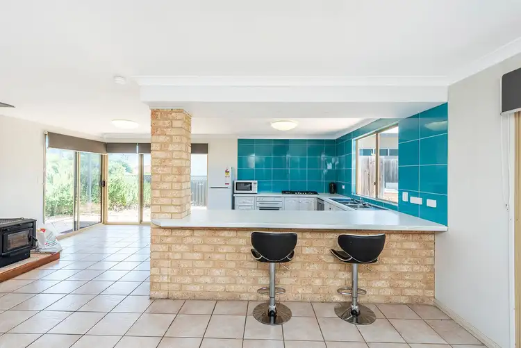 Sixth view of Homely house listing, 2 Finn Court, Singleton WA 6175