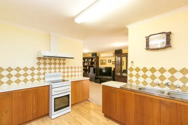 Fifth view of Homely house listing, 84 Indi Avenue, Red Cliffs VIC 3496