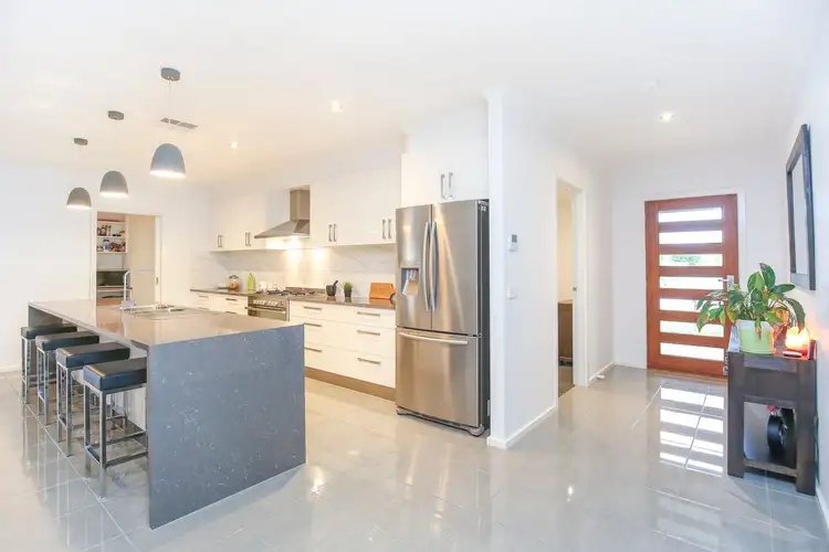 Sixth view of Homely house listing, 8 Lakeview Court, Mildura VIC 3500