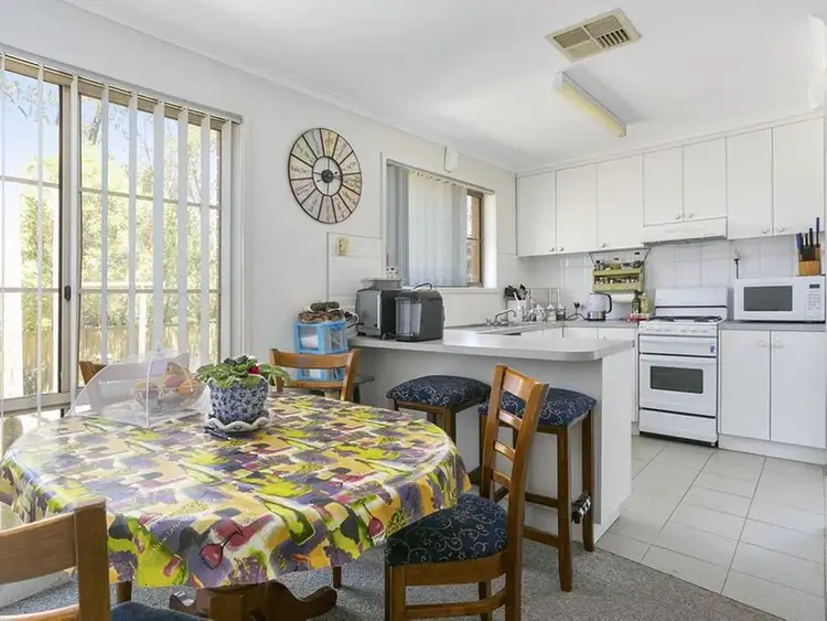 Fifth view of Homely house listing, 4/22 Yarunga Drive, Kangaroo Flat VIC 3555