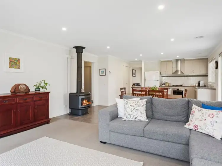 Sixth view of Homely house listing, 10 Lewana Way, Strathfieldsaye VIC 3551