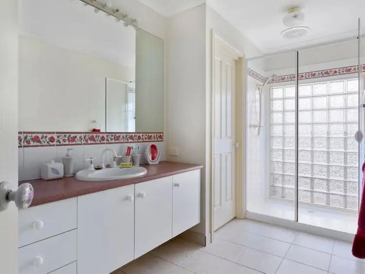 Sixth view of Homely house listing, 10 Alpina Place, Kangaroo Flat VIC 3555