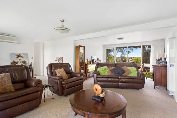 Second view of Homely house listing, 5 Edmund Court, Kangaroo Flat VIC 3555