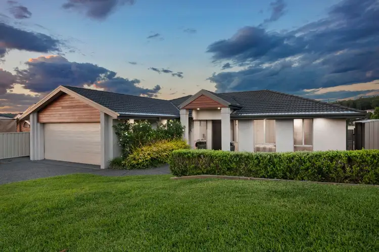 19 Araminta Chase, Cameron Park NSW 2285
